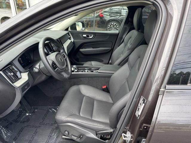 Used 2025 Volvo XC60 B5 Plus AWD/4WD image 20