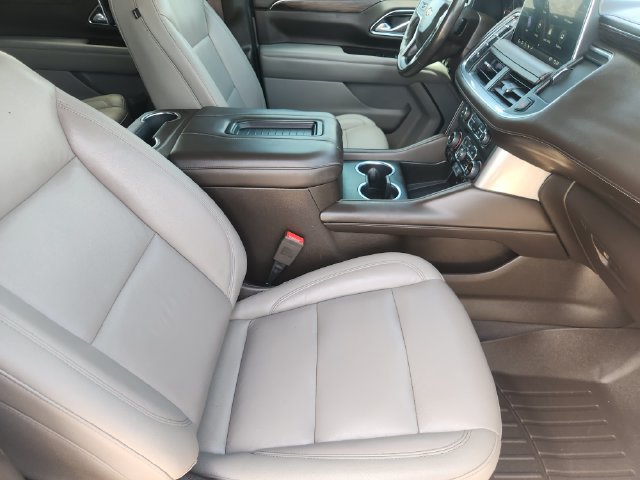 Used 2021 Chevrolet Suburban LT RWD image 13