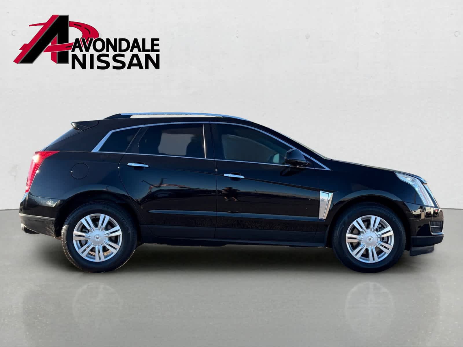 Used 2015 Cadillac SRX Luxury w/ Driver Awareness Package FWD image 8