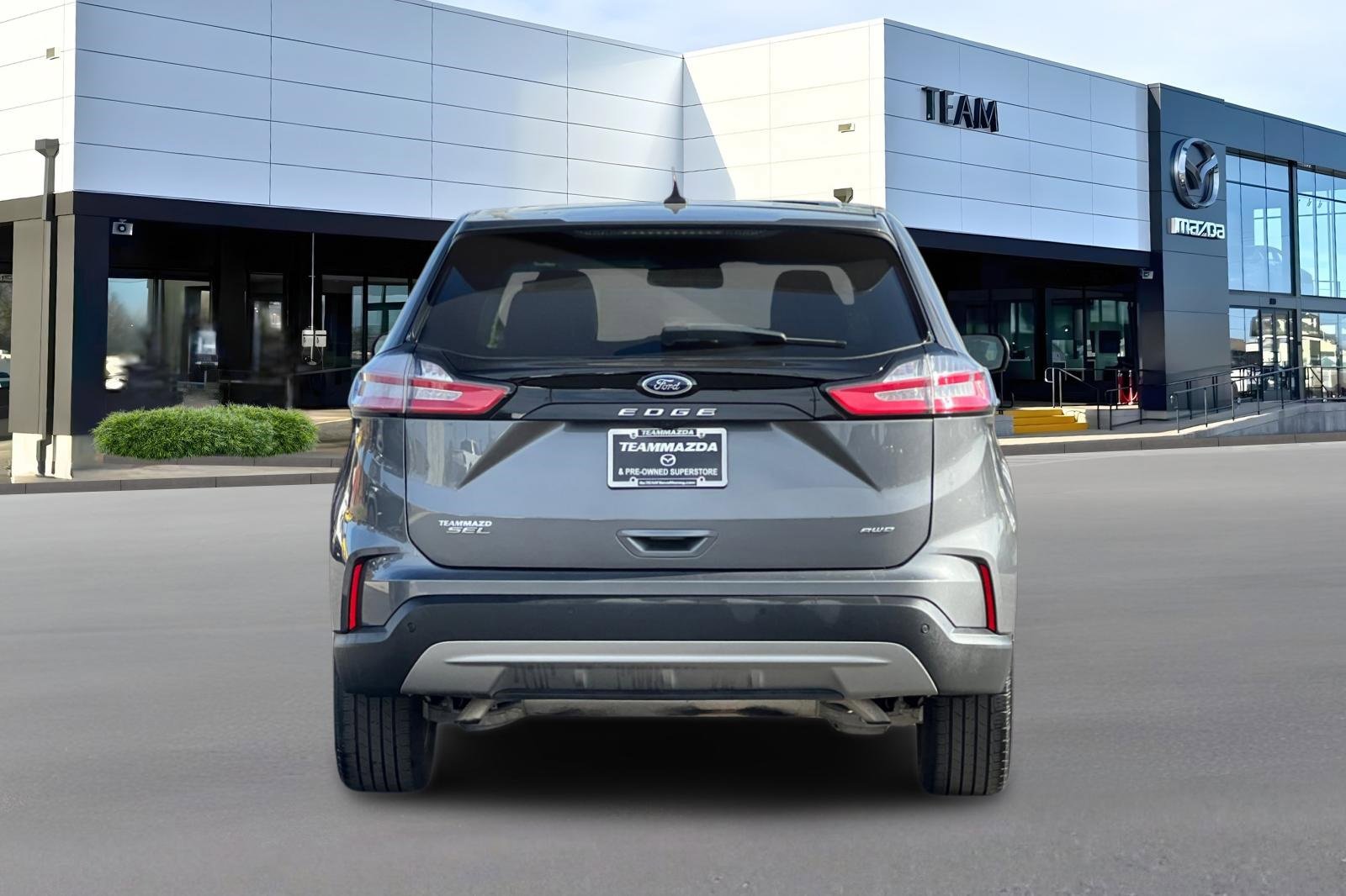Used 2024 Ford Edge SEL image 5