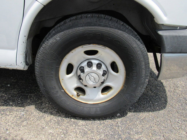 Used 2014 Chevrolet Express 2500 RWD image 9