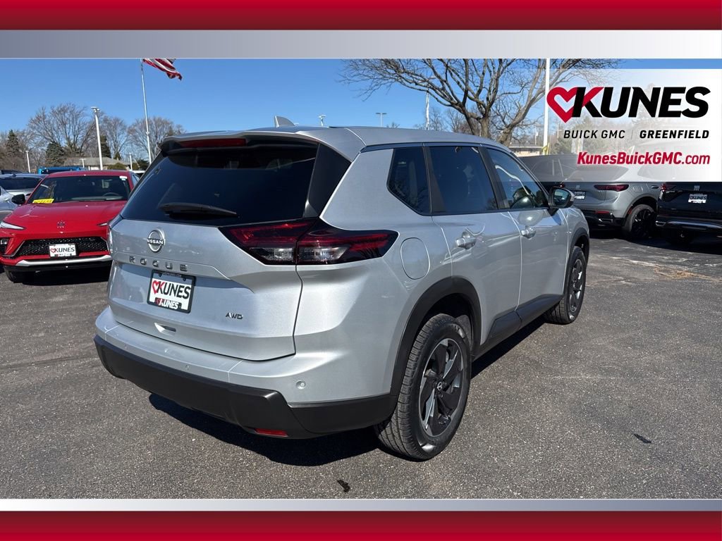 Used 2025 Nissan Rogue SV AWD/4WD image 5