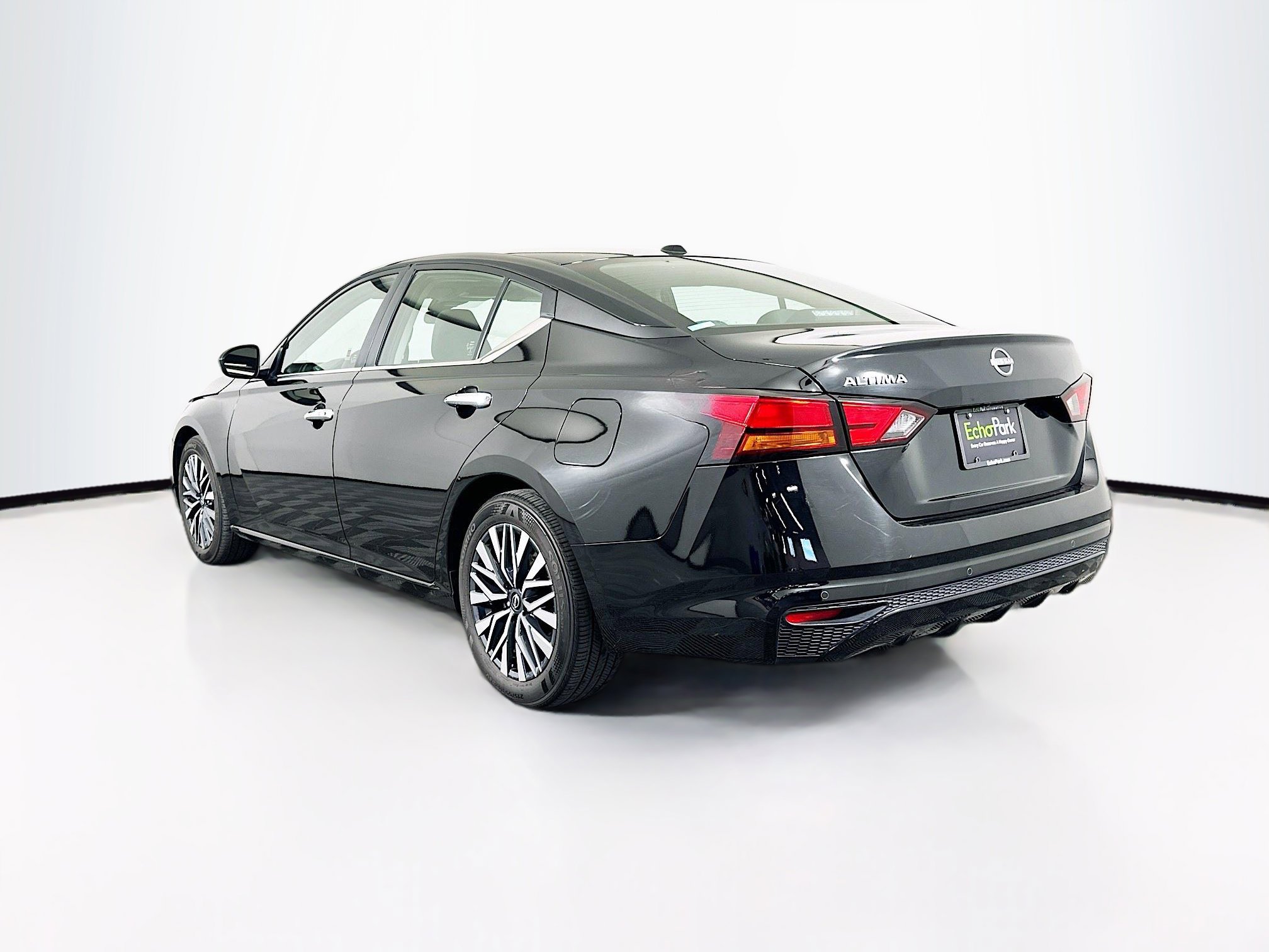 Used 2025 Nissan Altima 2.5 SV image 5