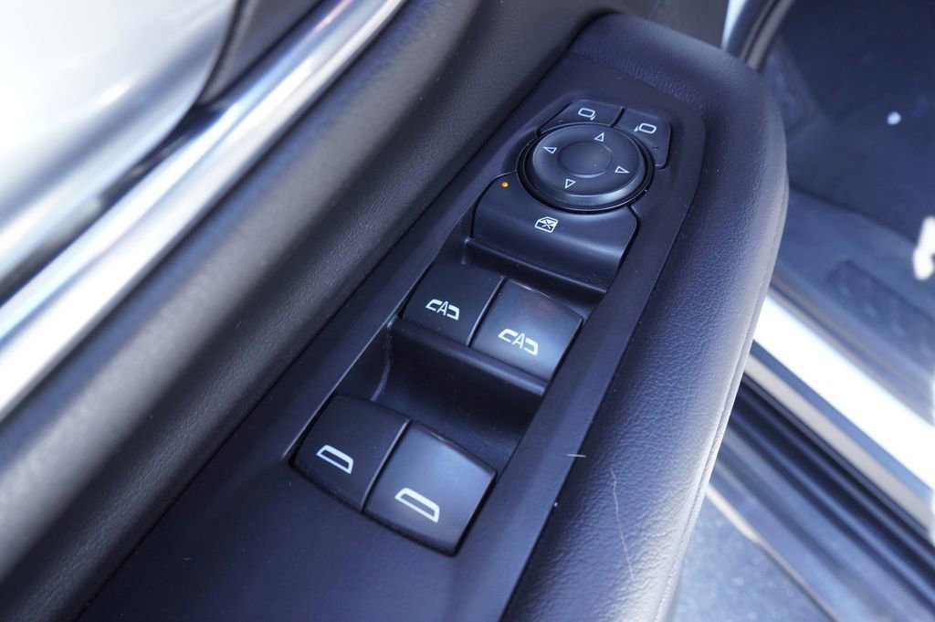 Used 2023 GMC Yukon XL SLE w/ Gmc Pro Safety Plus Package image 16