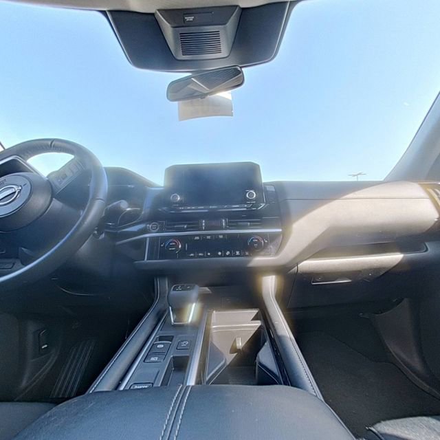 Used 2024 Nissan Pathfinder SV FWD image 25