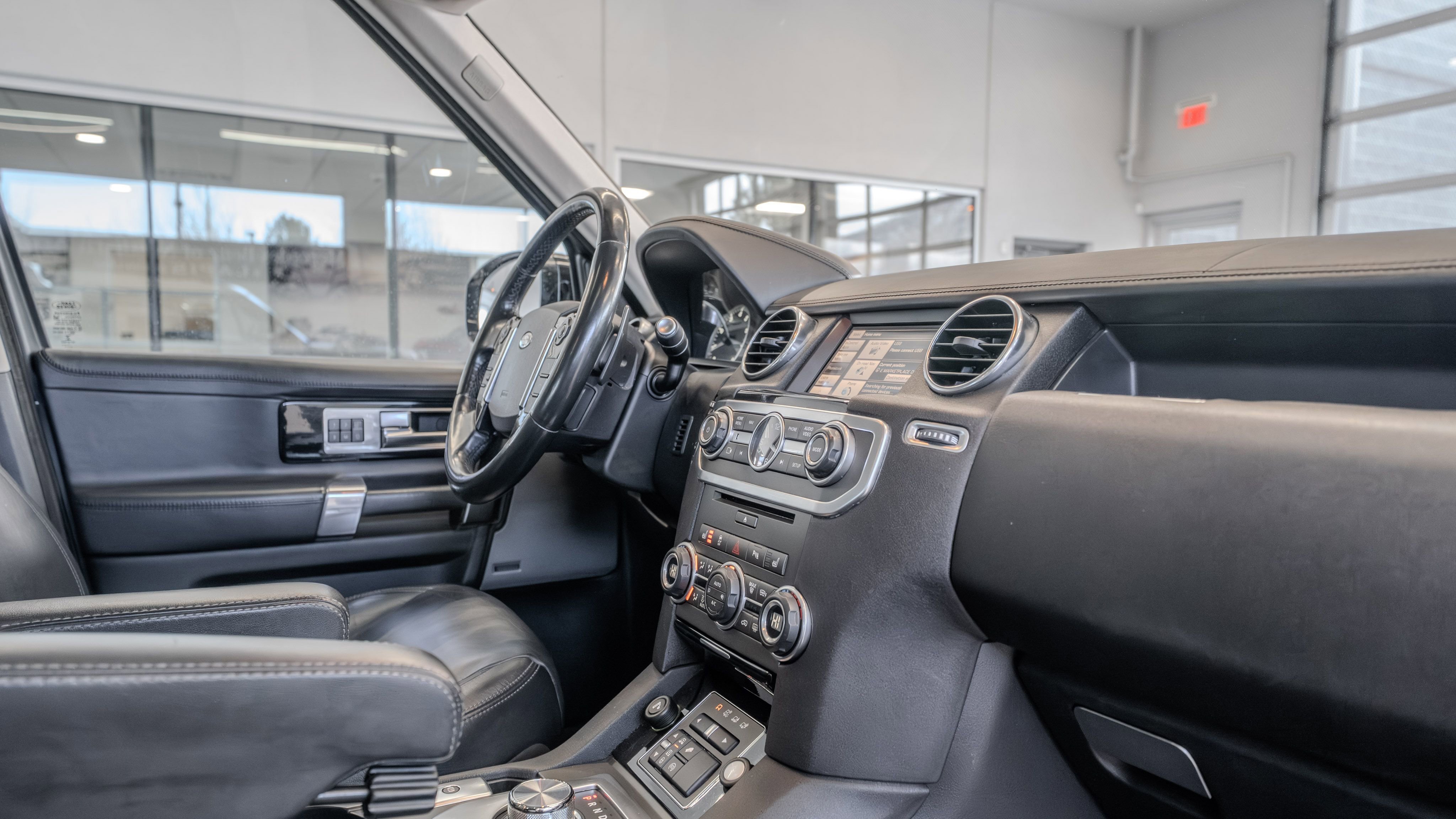 Used 2015 Land Rover LR4 HSE LUX image 18