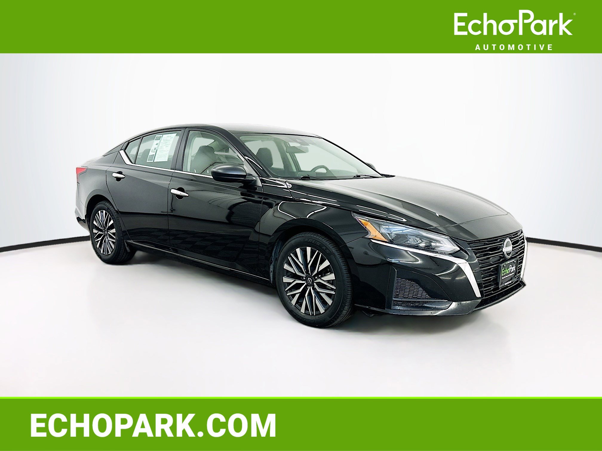 Used 2025 Nissan Altima 2.5 SV FWD image 1