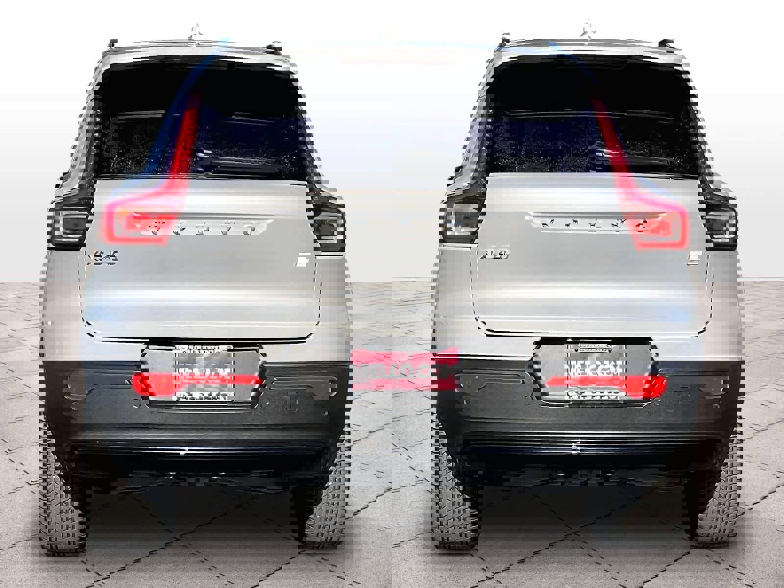 Used 2023 Volvo XC40 Recharge Plus image 7