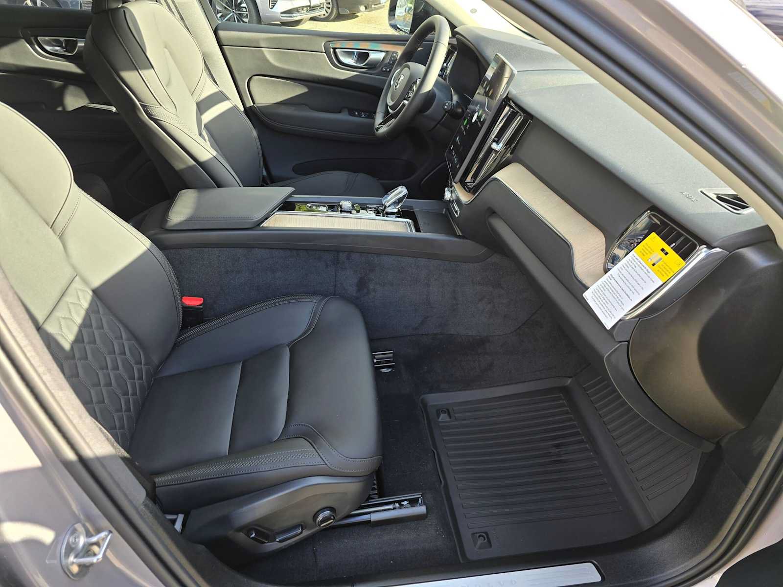 Used 2026 Volvo XC60 B5 Plus w/ Protection Package Premier AWD/4WD image 11