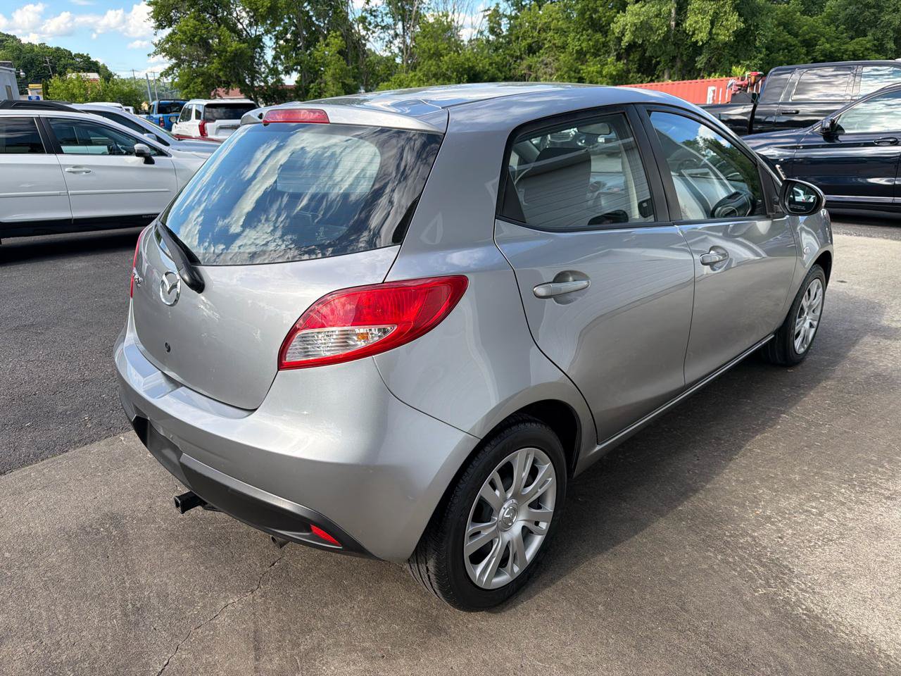Used 2012 MAZDA MAZDA2 Sport FWD image 4