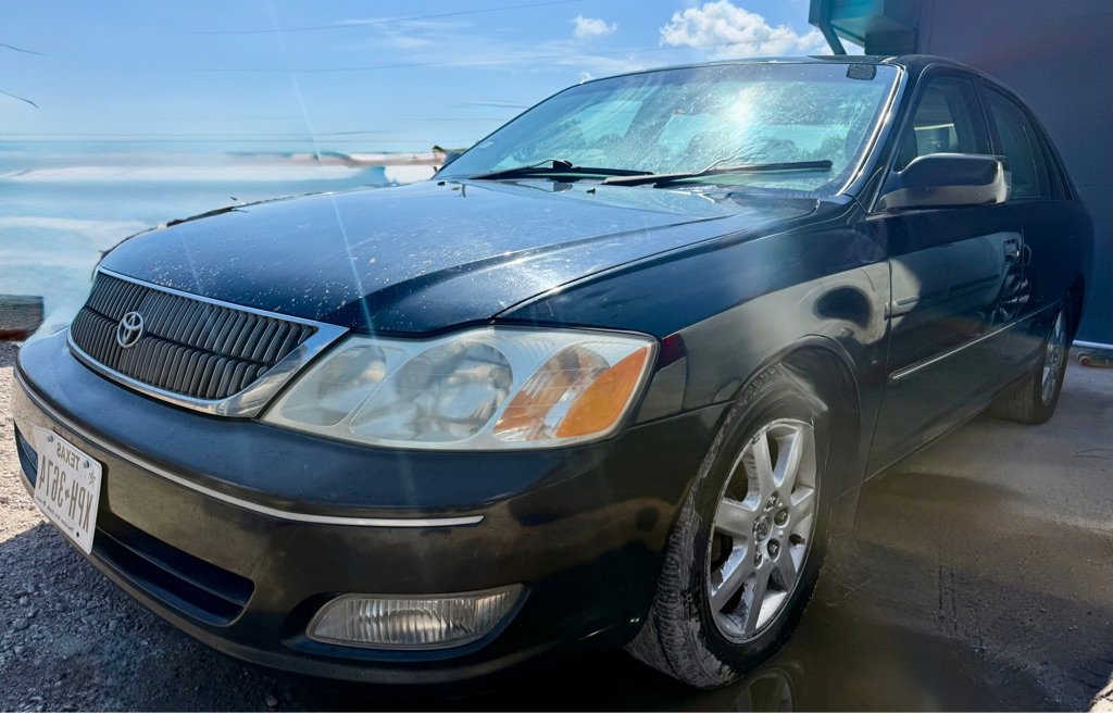 Used 2000 Toyota Avalon XLS