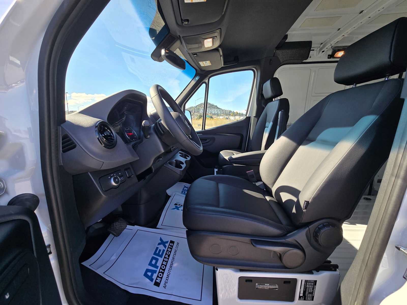 Used 2025 Mercedes-Benz Sprinter 2500 image 20