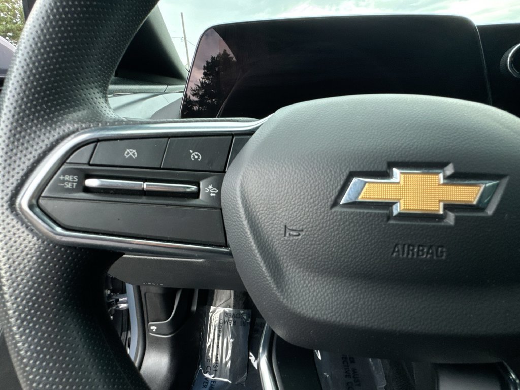 Used 2025 Chevrolet Equinox EV LT FWD image 17