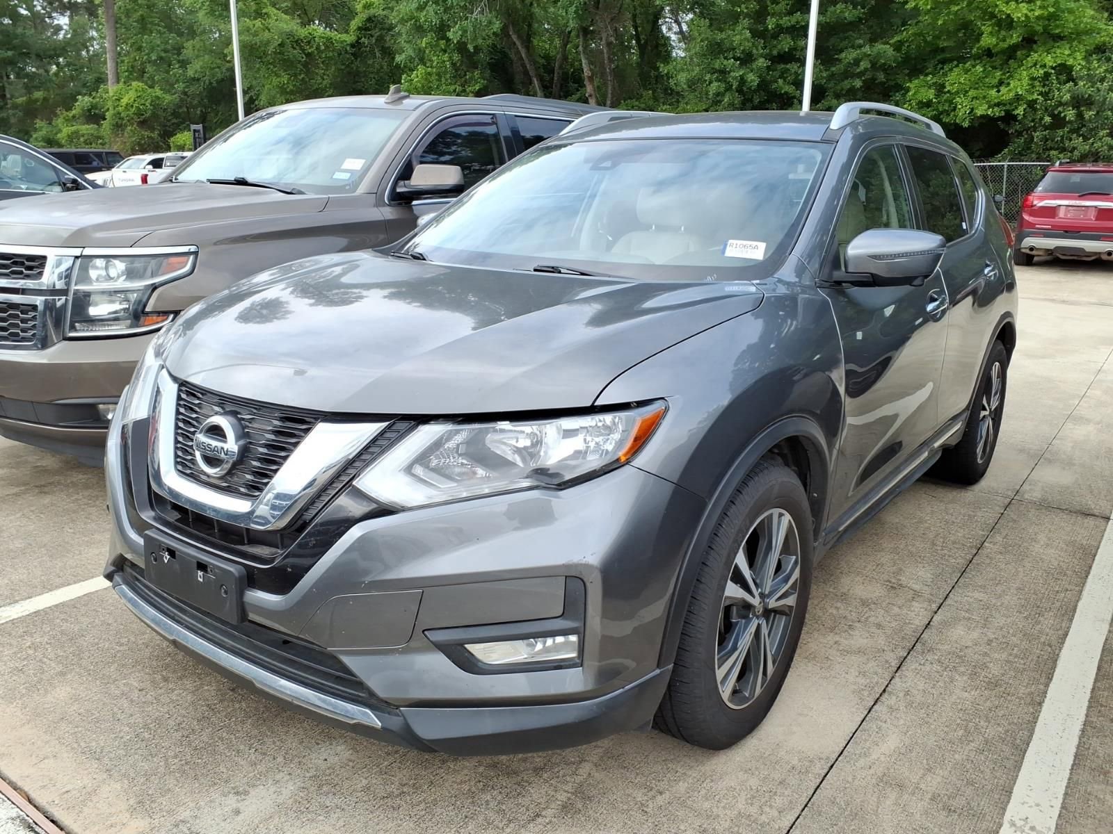 Used 2017 Nissan Rogue SL image 4