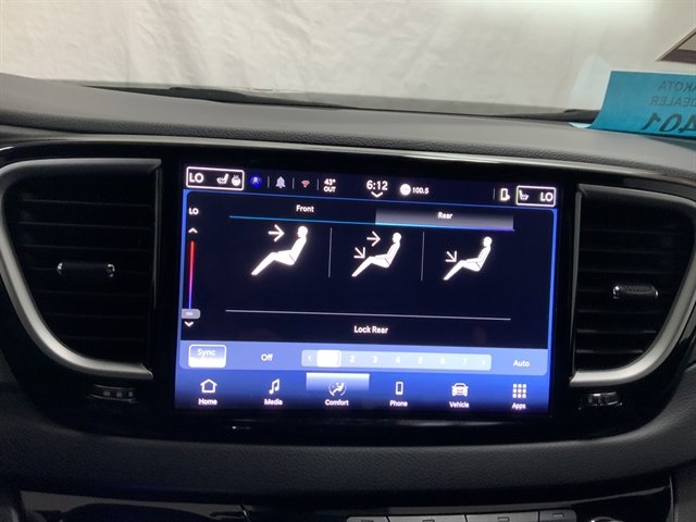 Used 2025 Chrysler Pacifica Select FWD image 30