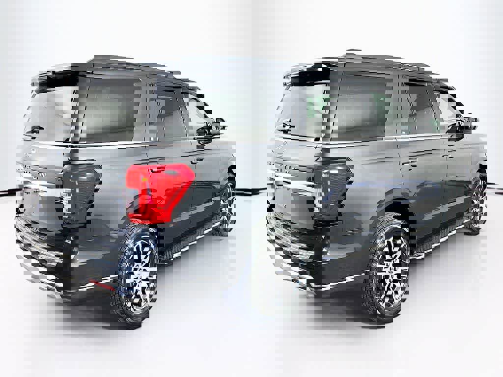 Certified 2022 Ford Expedition XLT image 25