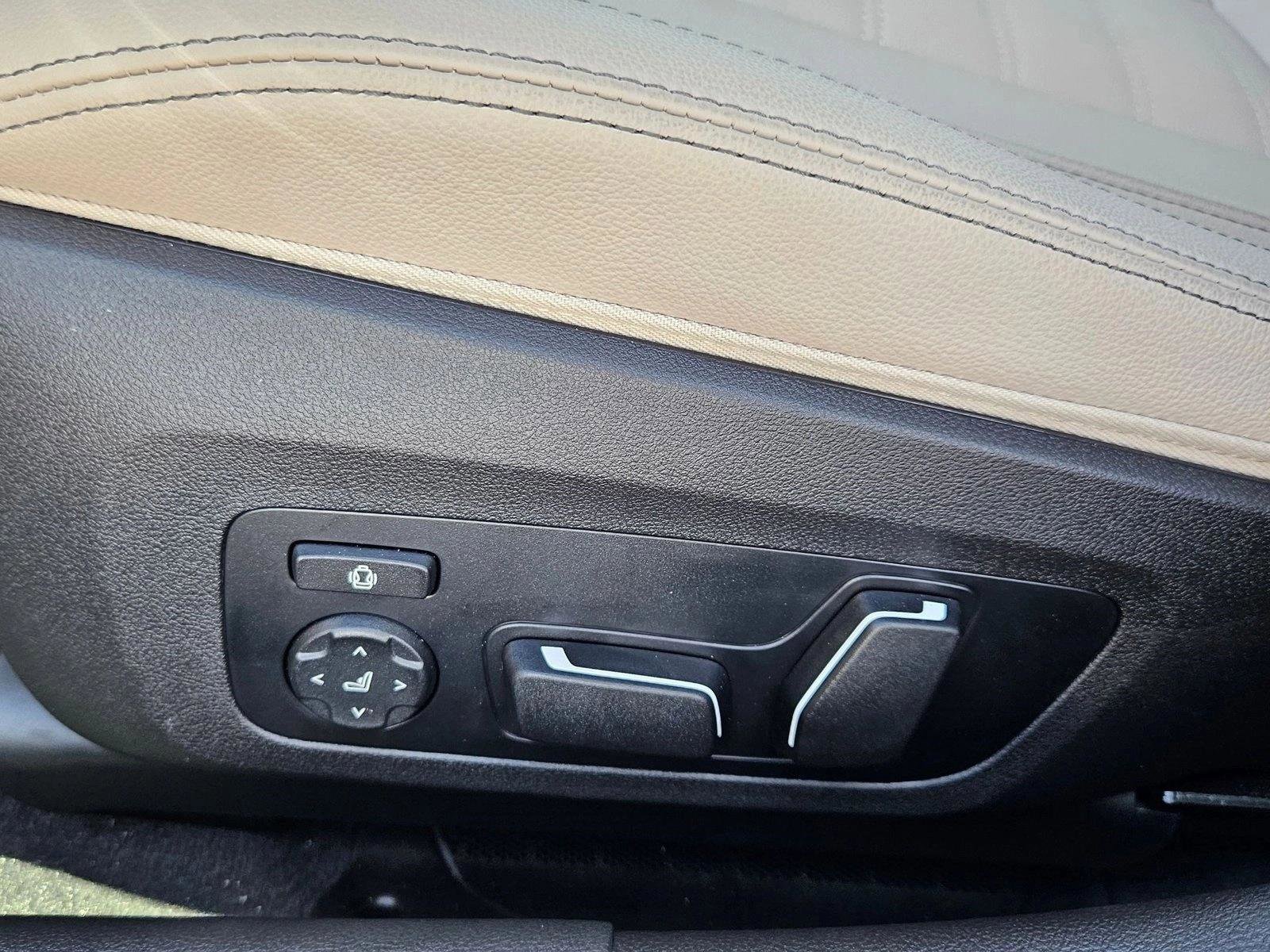 New 2026 BMW 330i Sedan w/ Premium Package RWD image 4