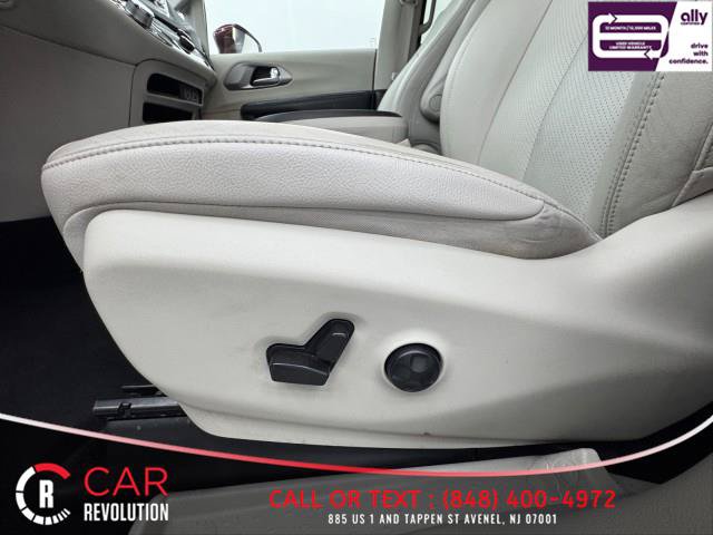 Used 2021 Chrysler Pacifica Touring-L FWD image 20