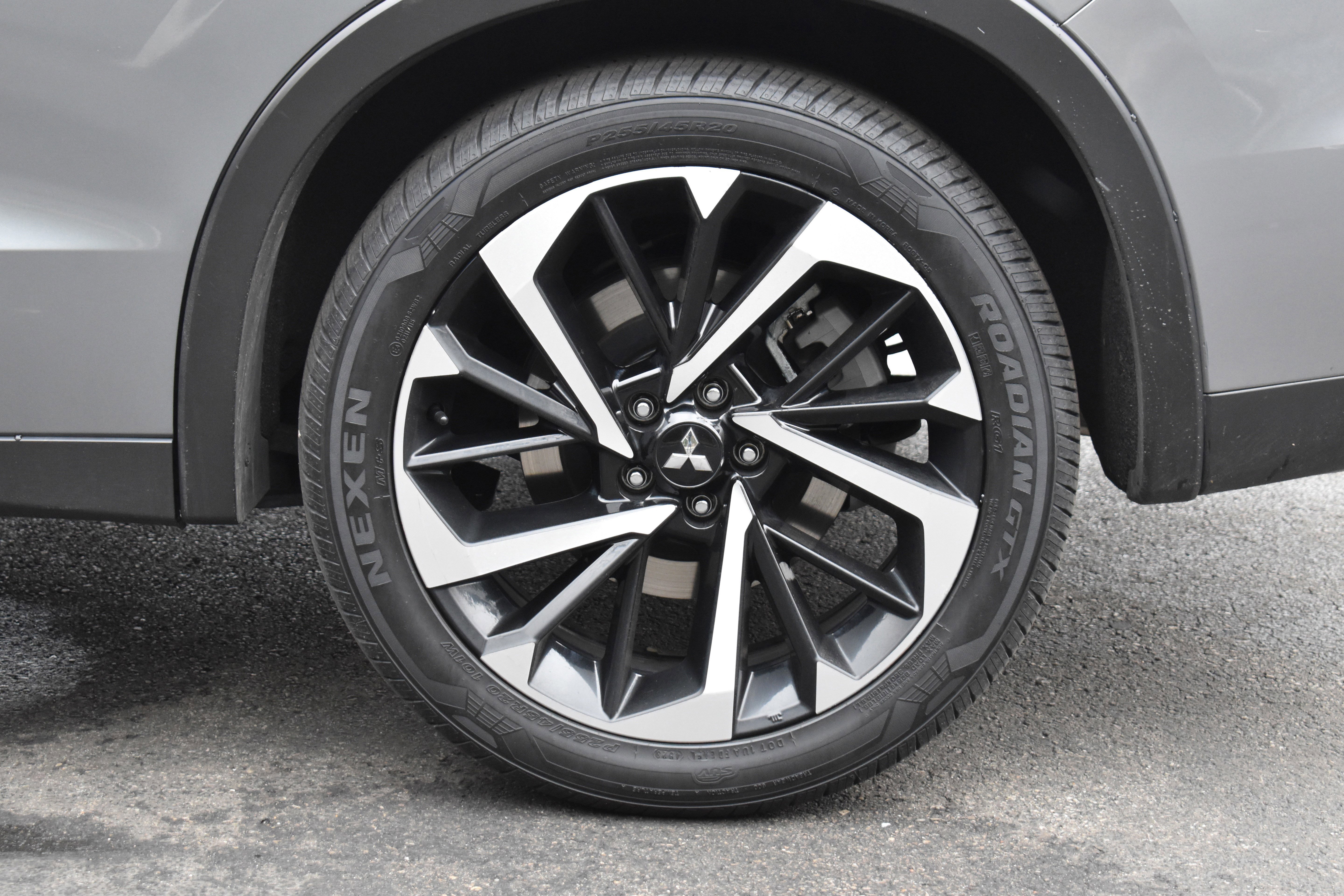 Used 2022 Mitsubishi Outlander SE image 39