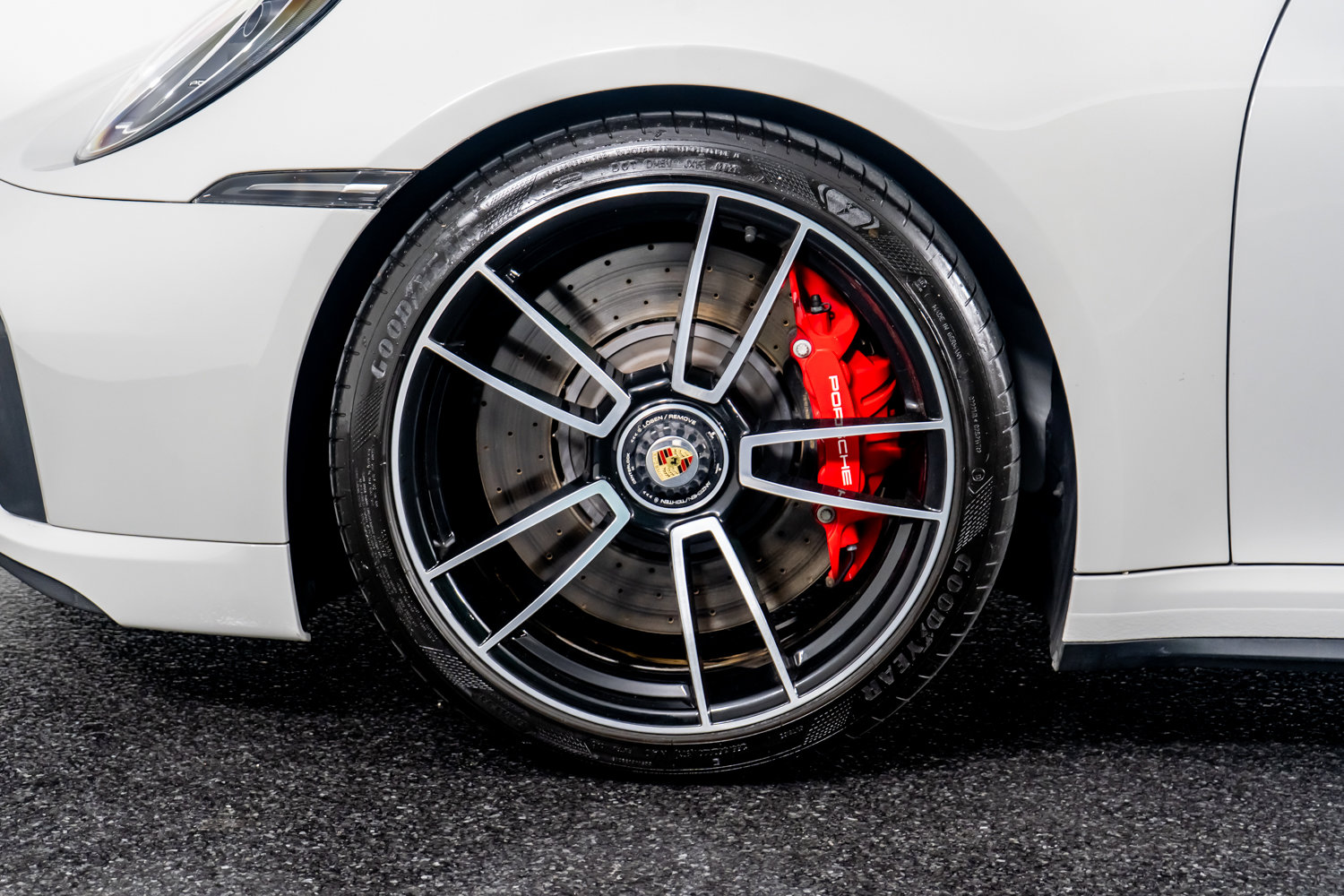 Used 2022 Porsche 911 Turbo image 20