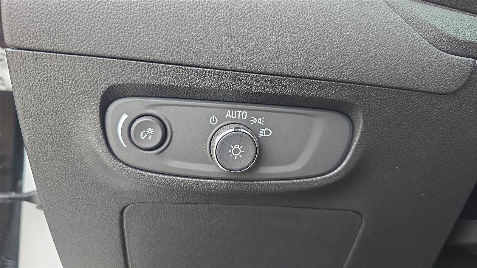 Used 2024 Buick Encore GX Preferred FWD image 24