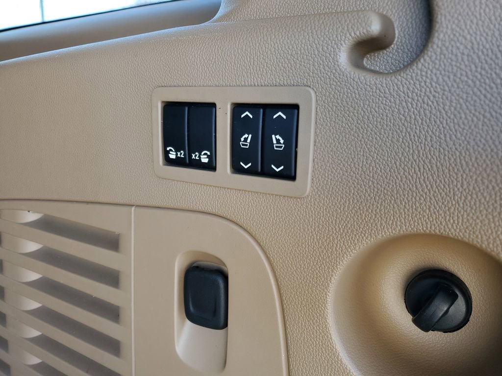 Used 2018 Cadillac Escalade ESV Platinum image 34