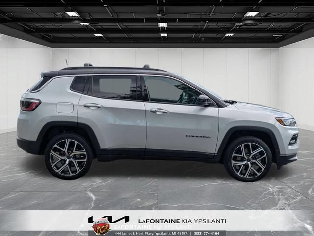 Used 2025 Jeep Compass Limited AWD/4WD image 6