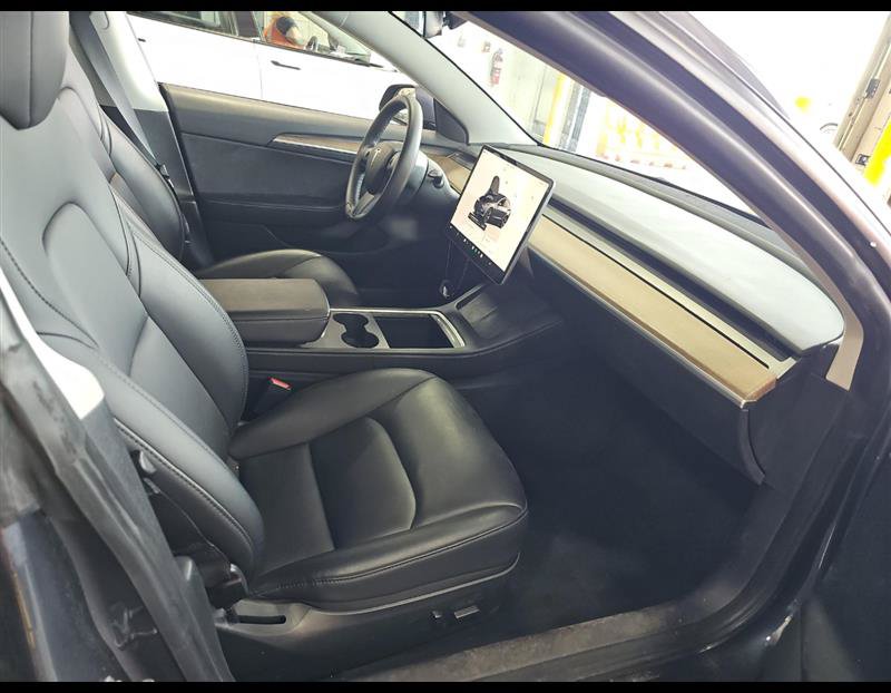 Used 2023 Tesla Model 3 Standard Range RWD image 5