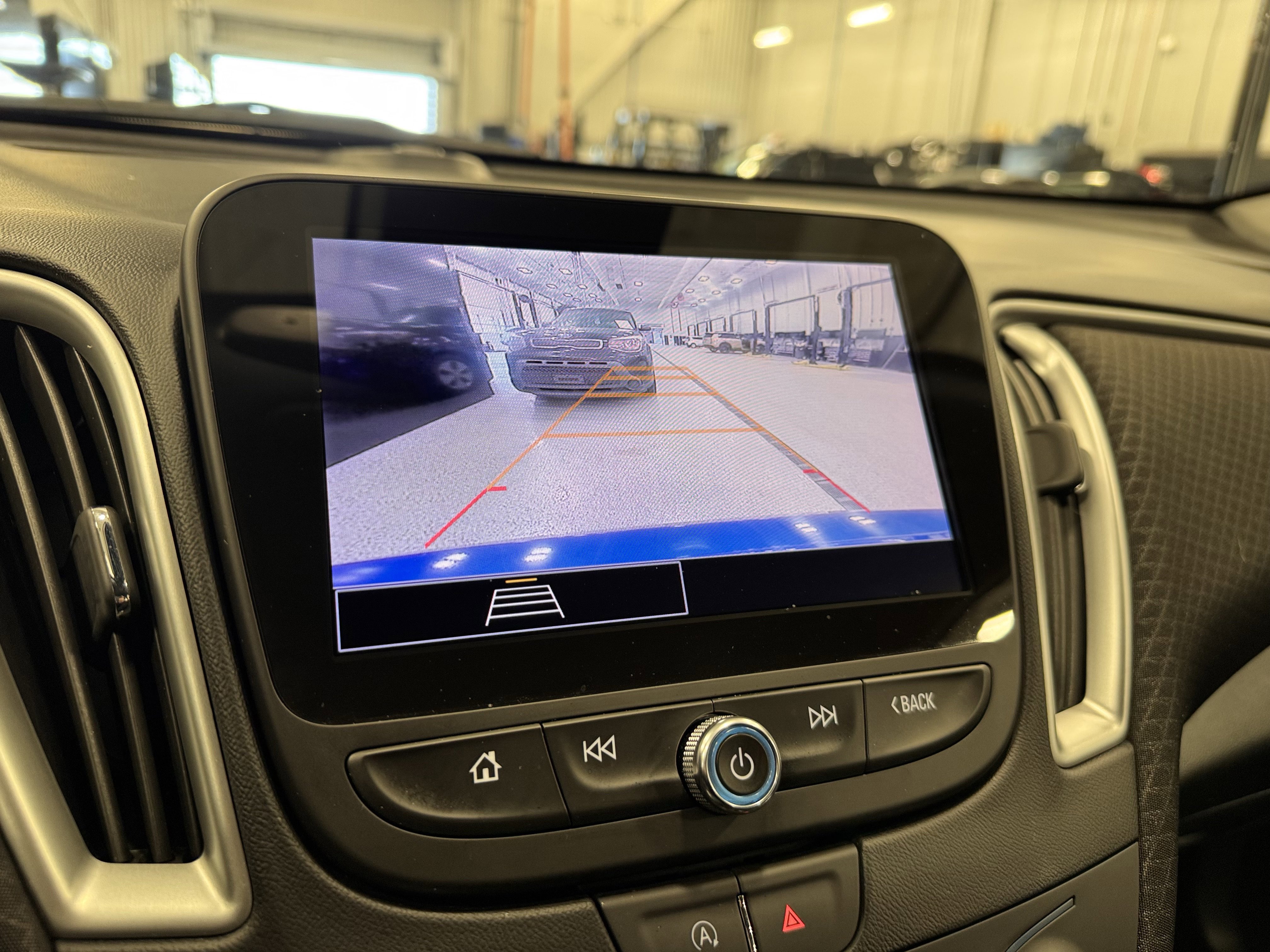 Used 2023 Chevrolet Malibu LT image 7