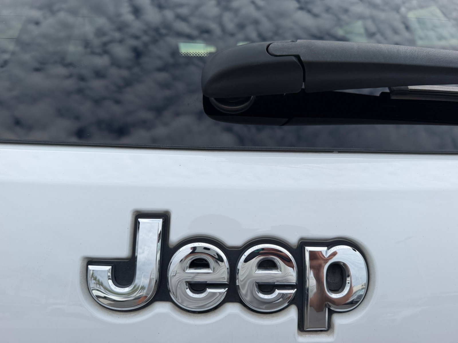 Used 2021 Jeep Grand Cherokee Laredo w/ Security & Convenience Group AWD/4WD image 24
