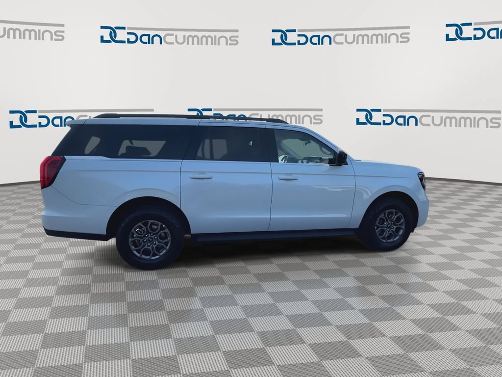 Used 2025 Ford Expedition Max Active AWD/4WD image 9