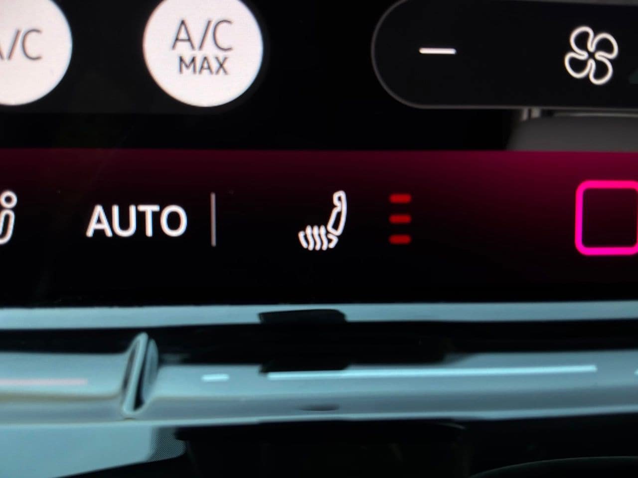 Used 2026 Volkswagen Tiguan SE FWD image 27