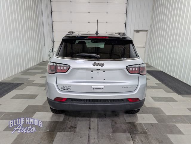 Used 2025 Jeep Compass Limited AWD/4WD image 3