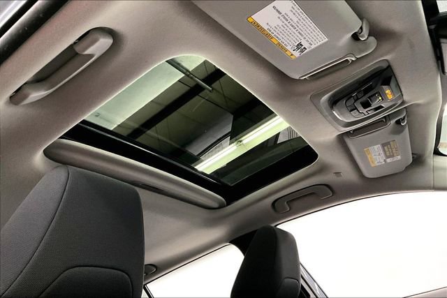 Used 2022 Toyota Corolla Cross LE w/ Moonroof Package image 20