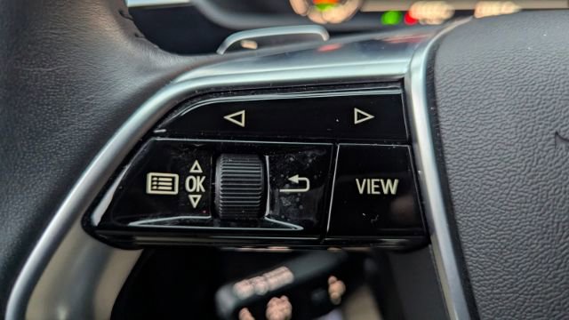 Used 2021 Audi e-tron Prestige image 25