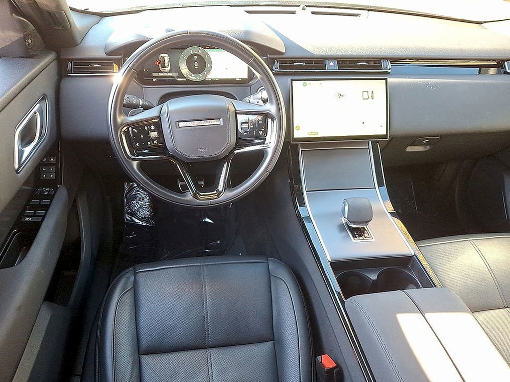 Used 2025 Land Rover Range Rover Velar Dynamic SE image 11