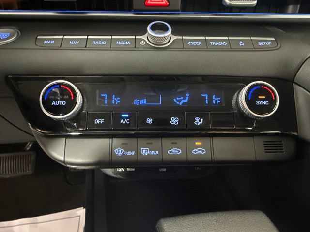 Used 2024 Hyundai Elantra SEL FWD image 24