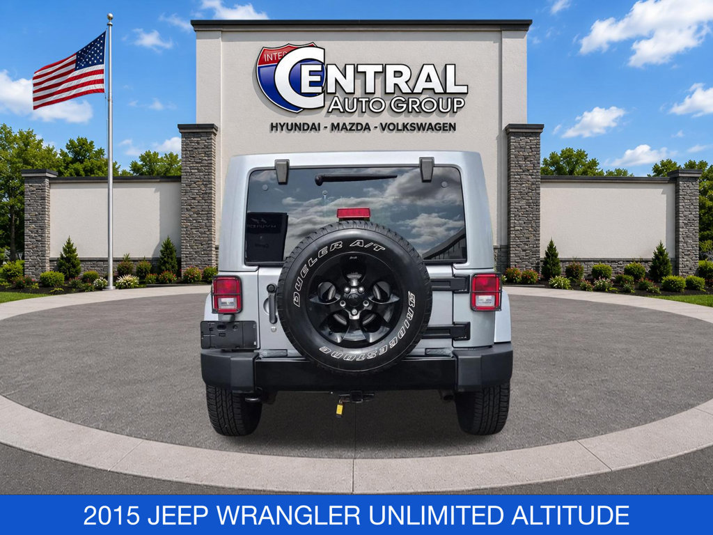 Used 2015 Jeep Wrangler Unlimited Sahara AWD/4WD image 7