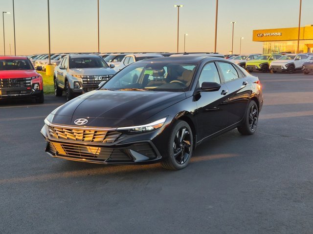 New 2026 Hyundai Elantra Sport image 3
