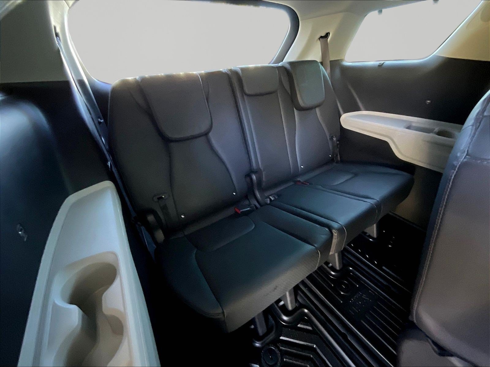 Used 2024 Kia Carnival SX Prestige FWD image 25