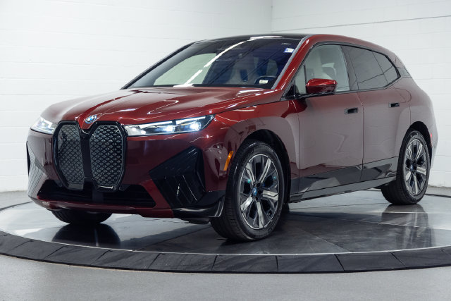 Certified 2024 BMW iX xDrive50 w/ Premium Package AWD/4WD image 6