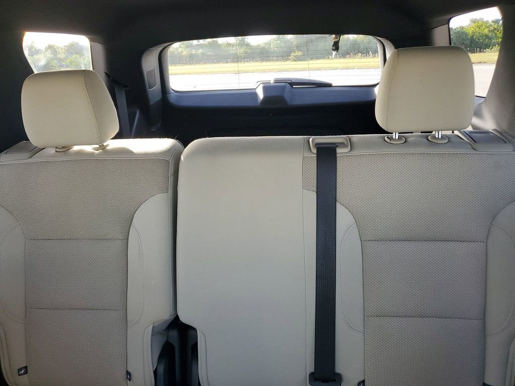 Used 2023 Chevrolet Traverse LS image 13