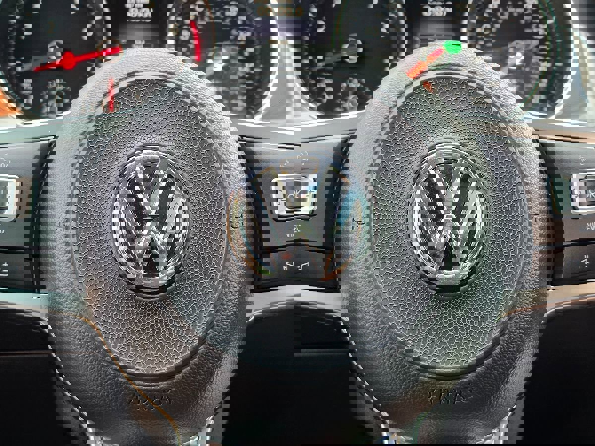 Used 2021 Volkswagen GTI SE image 33