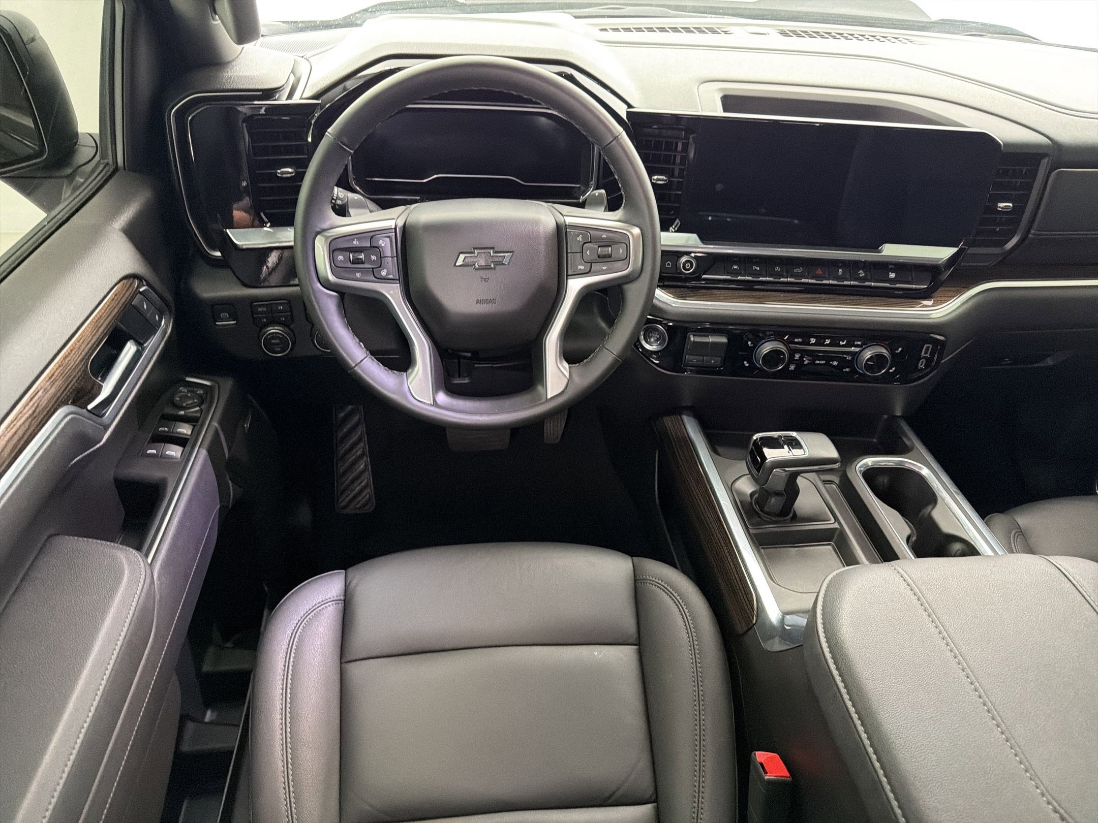 Used 2025 Chevrolet Silverado 1500 LT Trail Boss w/ LT Trail Boss Premium Package image 27