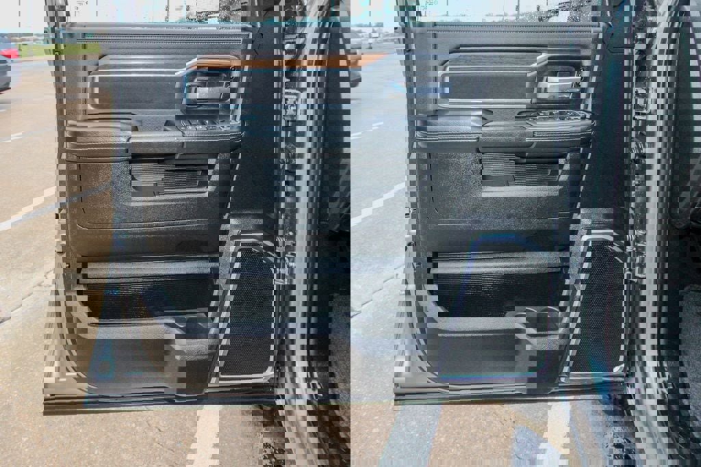 Used 2024 RAM 2500 Laramie image 10