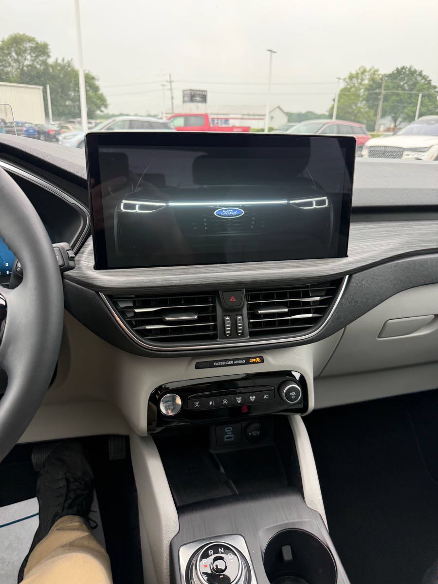 Used 2023 Ford Escape Platinum w/ Premium Technology Package AWD/4WD image 17