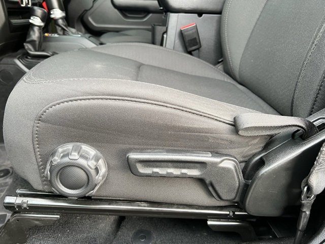 Used 2023 Jeep Wrangler Unlimited w/ Cold Weather Group image 16