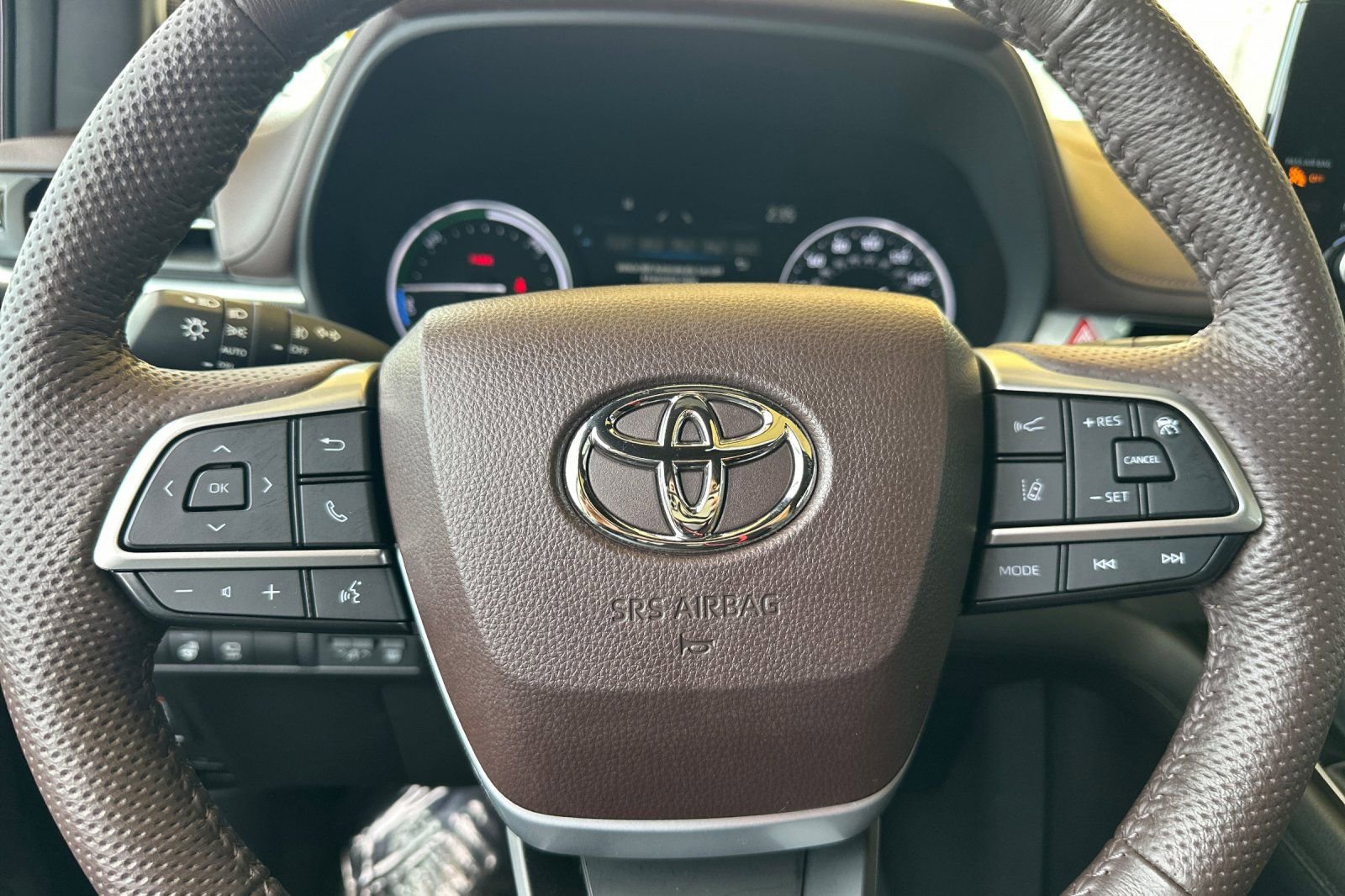 Certified 2023 Toyota Sienna Platinum image 29
