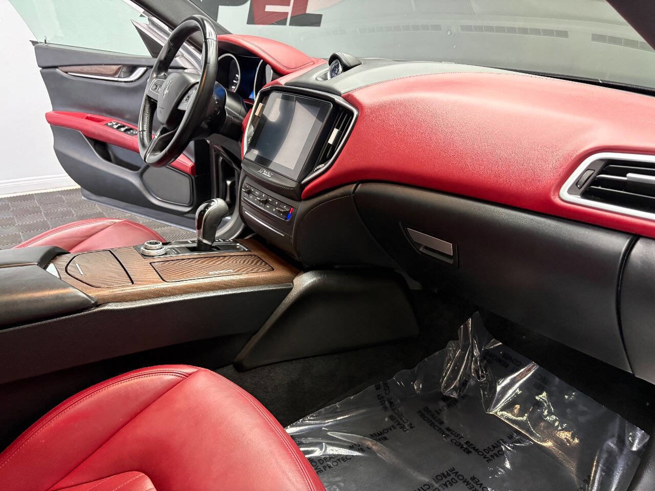 Used 2018 Maserati Ghibli S image 41