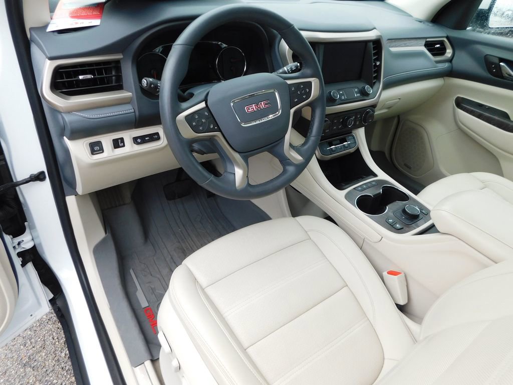 Used 2023 GMC Acadia Denali w/ Denali Technology Package AWD/4WD image 15